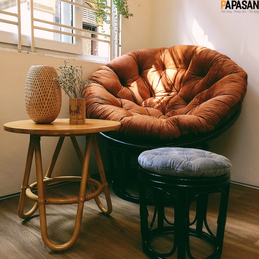 Đọc sách với ghế mây Papasan