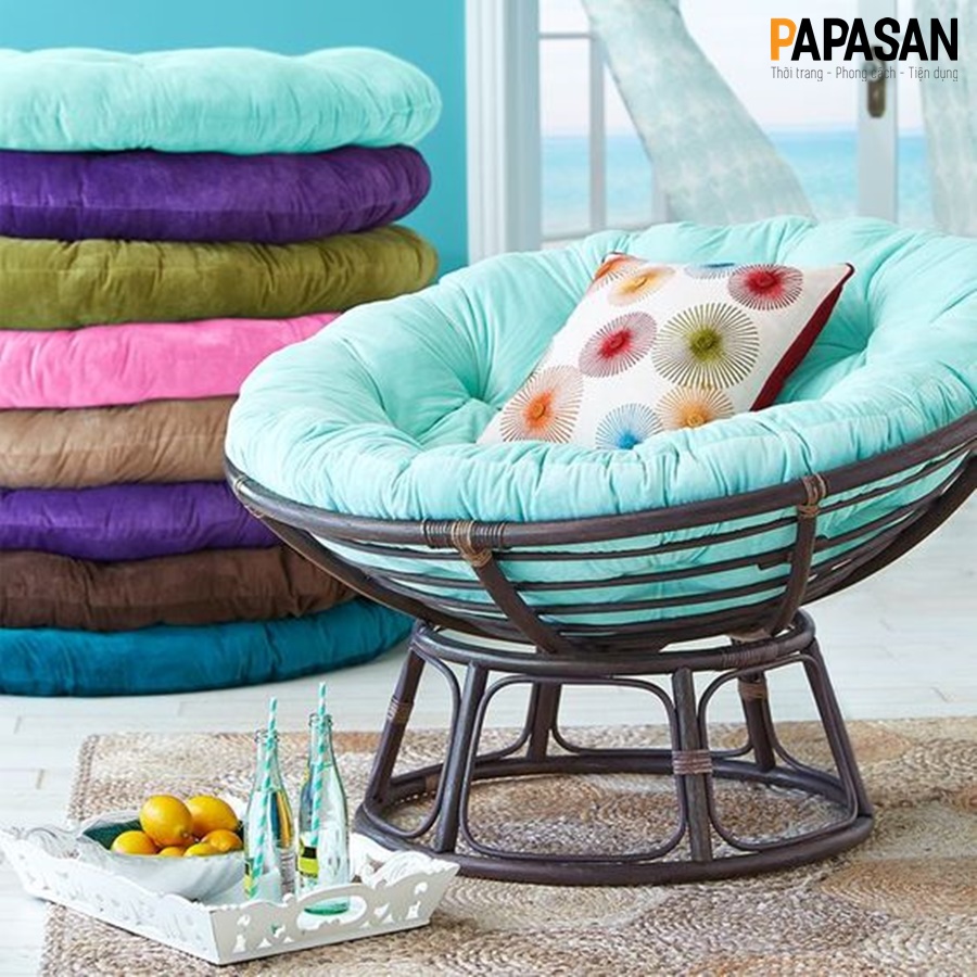 Chỗ ngồi lý tưởng để đọc sách trên chiếc ghế mây Papasan