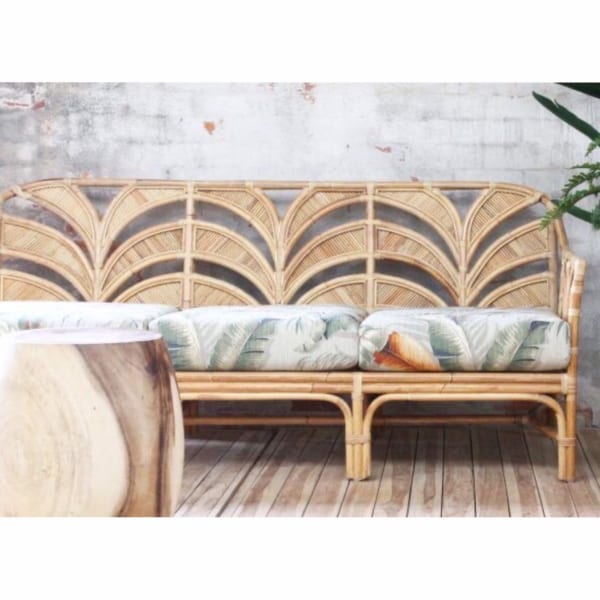 Sofa mây S47 tạo hình những chiếc lá dừa thanh tú, đẹp mắt