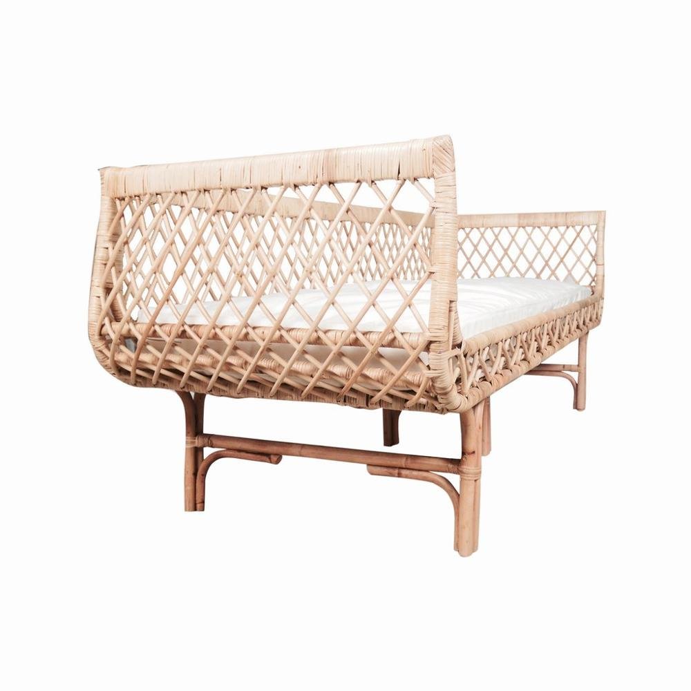 Từng đường nét được gia công tỉ mỉ, bài bản
